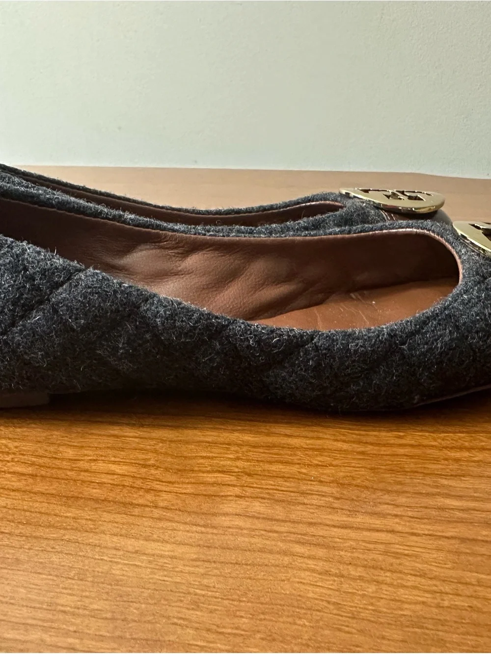 Tory Burch Two-Tone Gray Wool & Chestnut Leather Logo Parker Ballet Flats sz 8